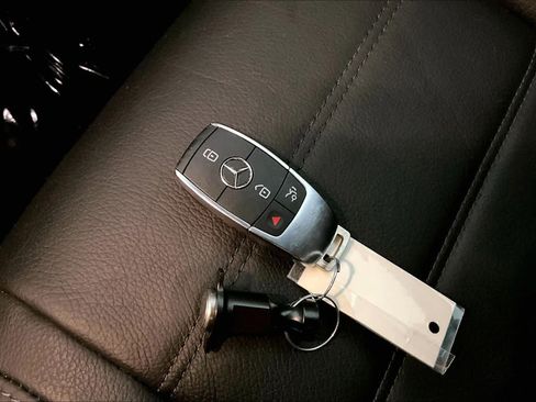 Used 2022 Mercedes-Benz GLE 350 4MATIC image 15