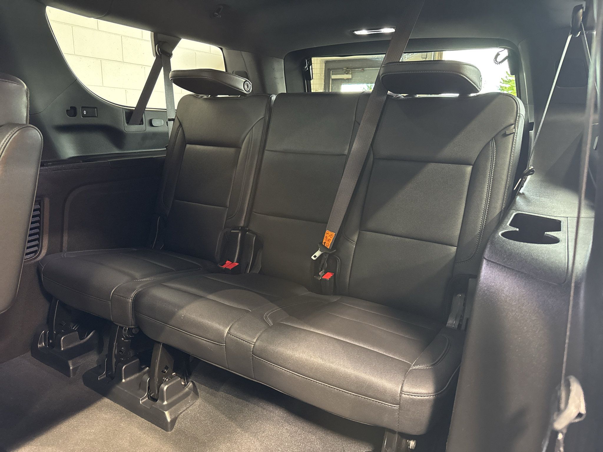 Used 2023 Chevrolet Suburban Z71 w/ Luxury Package AWD/4WD image 12
