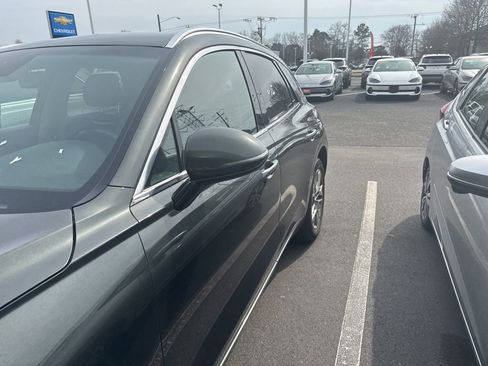 Used 2025 Genesis GV70 2.5T image 3