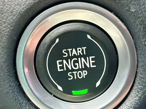 Used 2023 GMC Yukon SLT w/ SLT Premium Package image 37