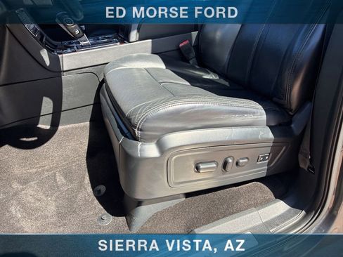 Used 2015 Lincoln Navigator 2WD image 36
