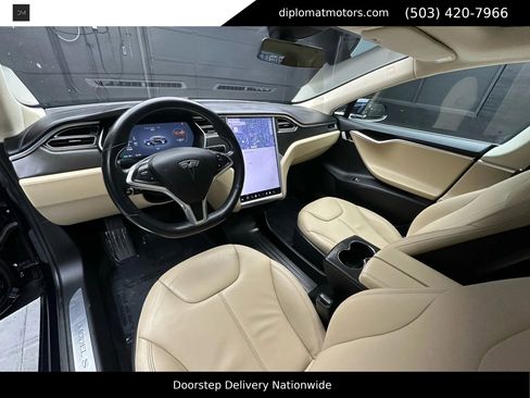 Used 2015 Tesla Model S 85 image 17