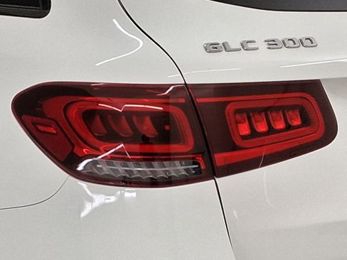 Used 2020 Mercedes-Benz GLC 300 image 11
