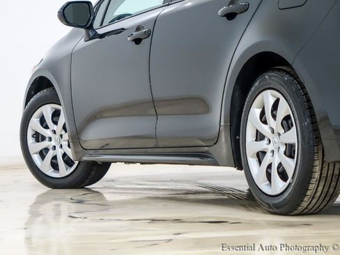 Used 2021 Toyota Corolla LE FWD image 11