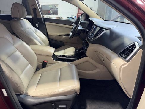 Used 2016 Hyundai Tucson Limited w/ Option Group 03 FWD image 28