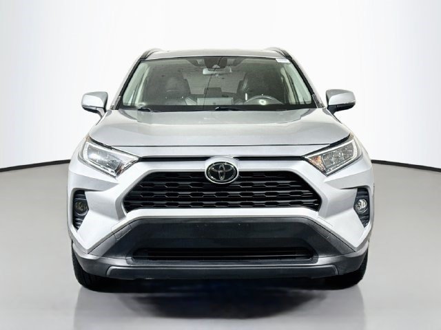 Used 2019 Toyota RAV4 XLE Premium FWD image 2