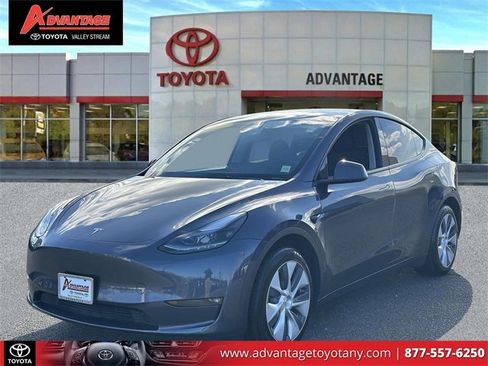 Used 2023 Tesla Model Y Long Range image 4