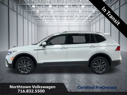 Used 2024 Volkswagen Tiguan SE AWD/4WD image 2