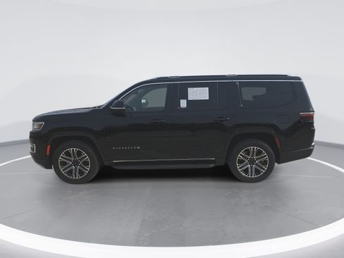 Used 2024 Jeep Wagoneer Series II AWD/4WD image 6