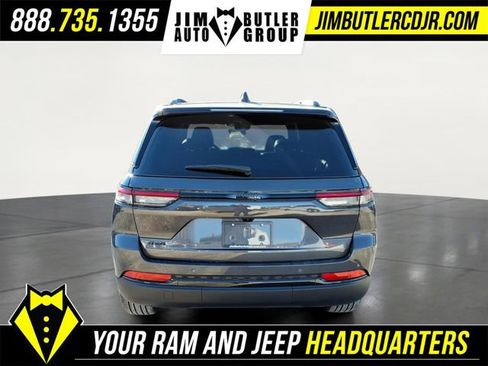 New 2025 Jeep Grand Cherokee Limited w/ Trailer Tow Package AWD/4WD image 4