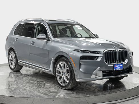 Used 2026 BMW X7 xDrive40i AWD/4WD image 9
