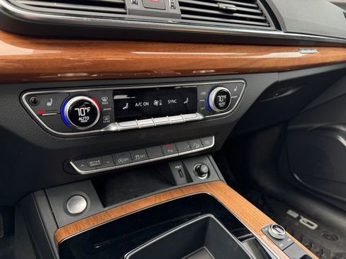 Used 2023 Audi Q5 2.0T Premium w/ Convenience Package image 19