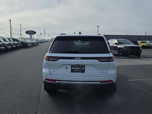 Used 2025 Jeep Grand Cherokee Laredo X image 9