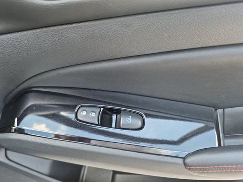 Used 2025 Nissan Altima 2.5 SR FWD image 33