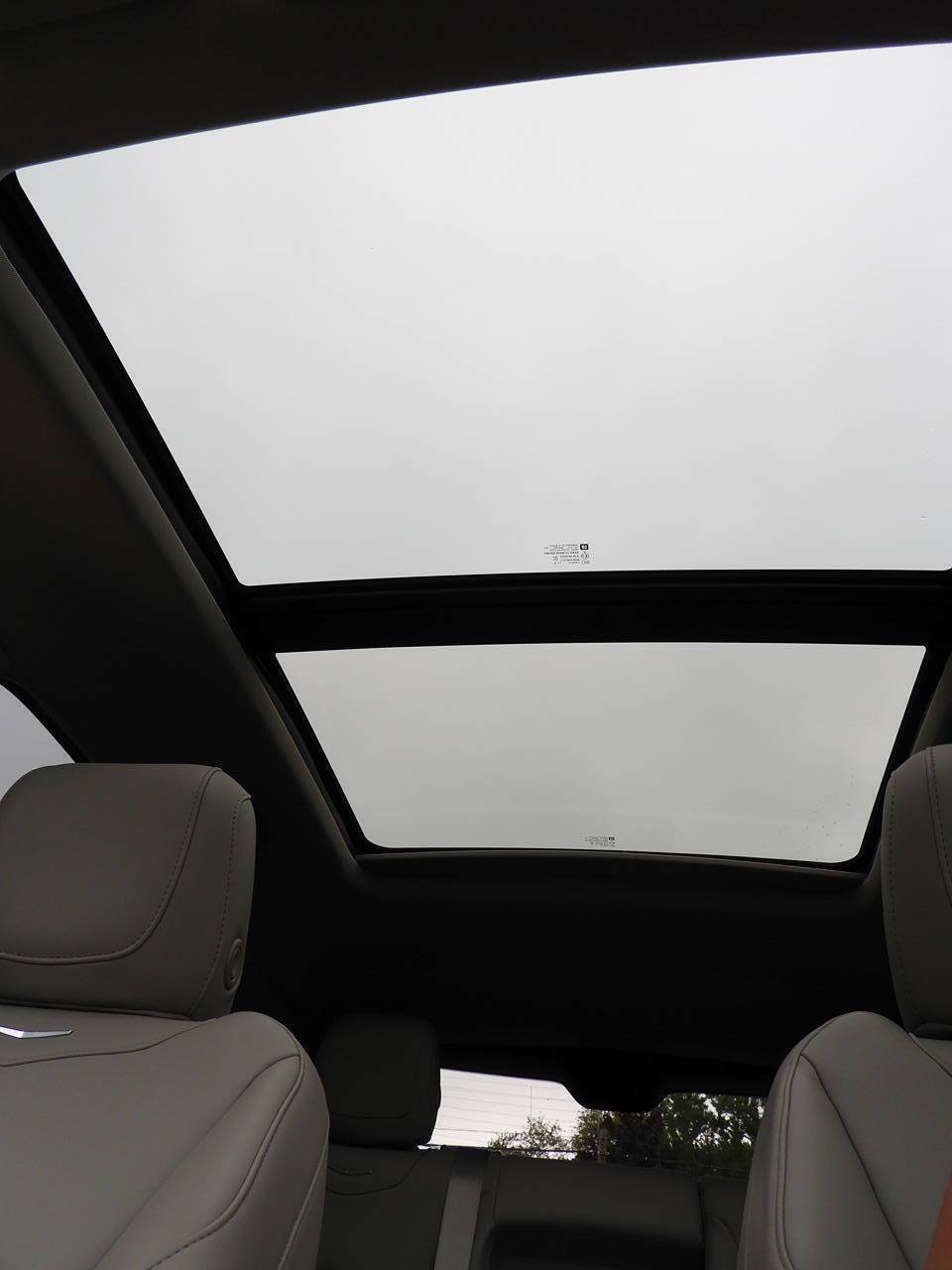 Used 2020 Cadillac XT4 Luxury w/ Cold Weather Package AWD/4WD image 45