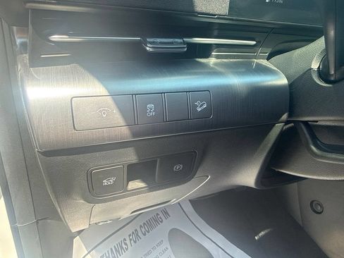 Used 2024 Hyundai Kona Limited AWD/4WD image 15