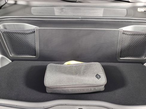 Used 2025 Rivian R1S Premium image 14