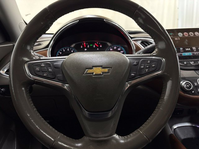 Used 2018 Chevrolet Malibu LT w/ Leather Package FWD image 40