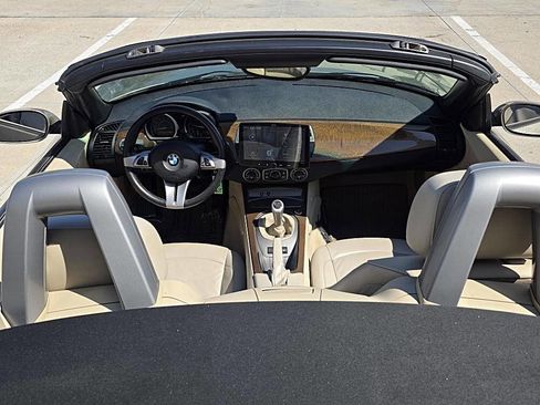 Used 2004 BMW Z4 3.0i image 13