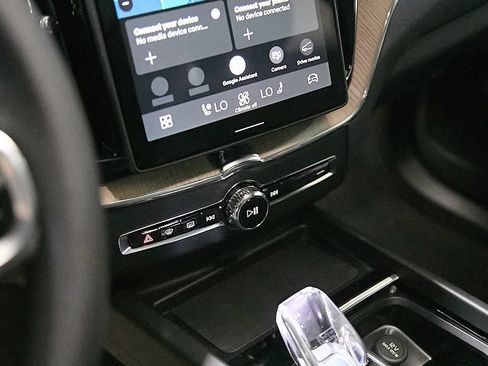 New 2026 Volvo XC60 T8 Plus w/ Climate Package AWD/4WD image 16