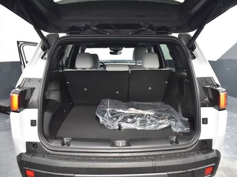 New 2026 Jeep Cherokee Overland image 43