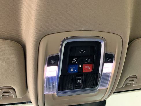 Used 2021 RAM 2500 Limited AWD/4WD image 26