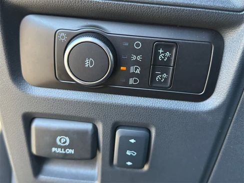 Used 2023 Ford Expedition Limited image 34