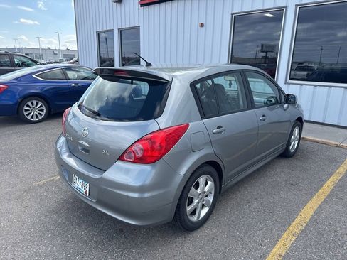 Used 2010 Nissan Versa Hatchback w/ Premium Pkg FWD image 8