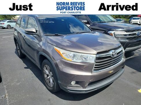 Used 2015 Toyota Highlander XLE FWD image 1