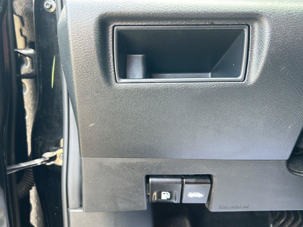 Used 2024 Nissan Versa SV FWD image 18