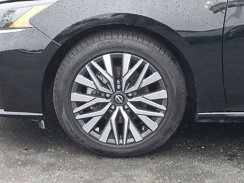 Used 2024 Nissan Altima 2.5 SV FWD image 8