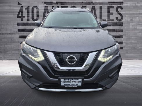 Used 2017 Nissan Rogue SV w/ SV Family Package image 5