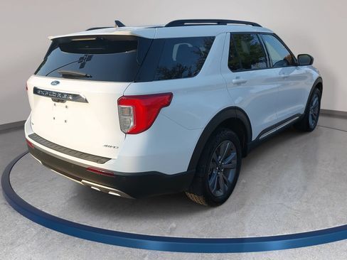 Used 2023 Ford Explorer XLT w/ Equipment Group 202A AWD/4WD image 5