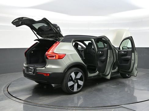 Used 2023 Volvo XC40 Recharge Ultimate w/ Protection Package Premier image 40