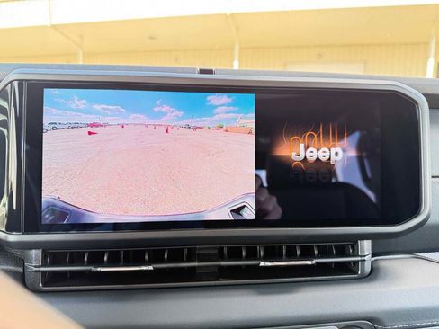 New 2025 Jeep Gladiator Sport image 34