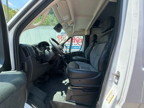 Used 2025 RAM ProMaster 2500 w/ Convenience Group FWD image 18