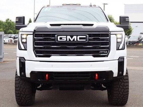 Used 2025 GMC Sierra 3500 AT4 w/ AT4 Premium Plus Package AWD/4WD image 8