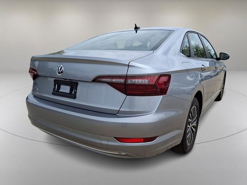 Used 2020 Volkswagen Jetta SE w/ SE Cold Weather Package FWD image 10
