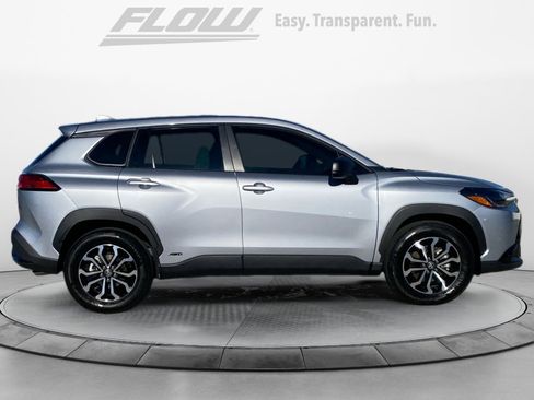 Used 2024 Toyota Corolla Cross AWD Hybrid image 9