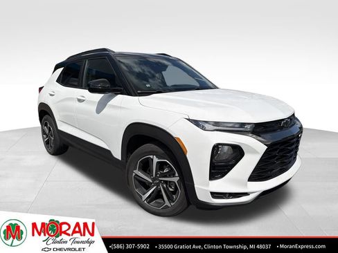 Used 2023 Chevrolet TrailBlazer RS FWD image 3