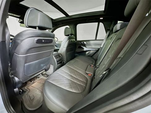 Used 2024 BMW X5 xDrive40i w/ M Sport Package image 4