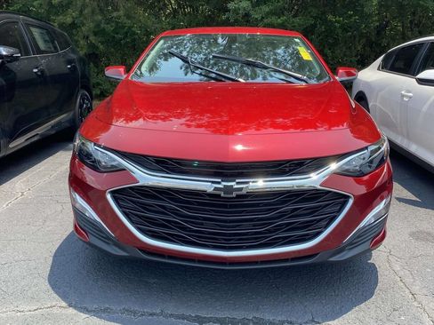 Used 2025 Chevrolet Malibu RS FWD image 2