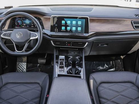 Certified 2024 Volkswagen Atlas SE image 12