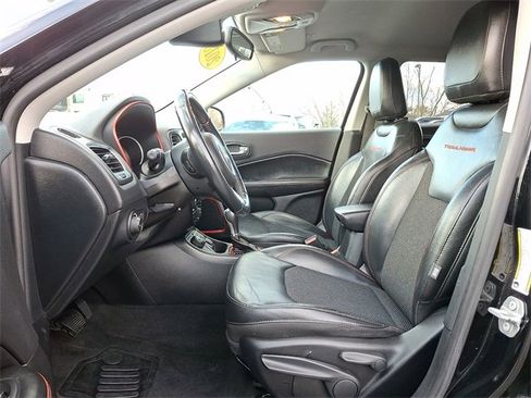 Used 2018 Jeep Compass Trailhawk w/ Cold Weather Group image 14