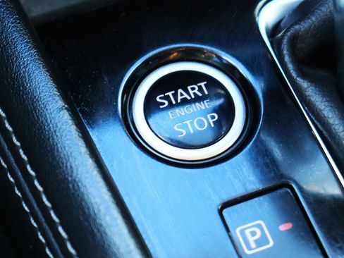 Used 2023 Nissan Kicks SR image 50