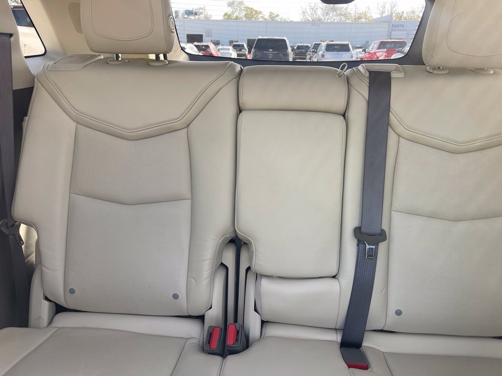 Used 2017 Cadillac XT5 Luxury w/ Driver Awareness Package FWD image 12