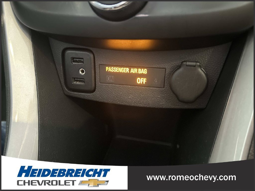 Used 2019 Chevrolet Trax LT w/ LT Convenience Package AWD/4WD image 24