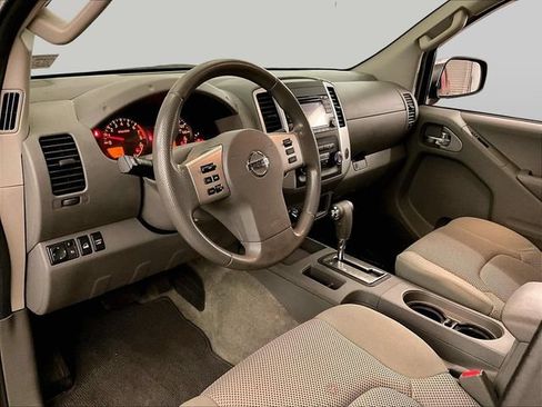Used 2015 Nissan Frontier SV AWD/4WD image 12