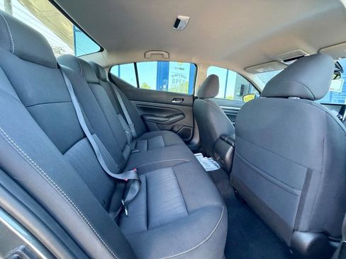 Used 2022 Nissan Altima 2.5 SV FWD image 22