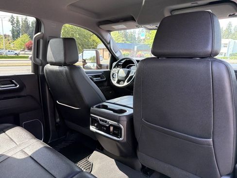 Used 2024 Chevrolet Silverado 2500 LTZ w/ LTZ Convenience Package AWD/4WD image 30
